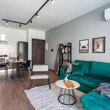 Harbor 102 Stylish 1-bedroom In לרנקה